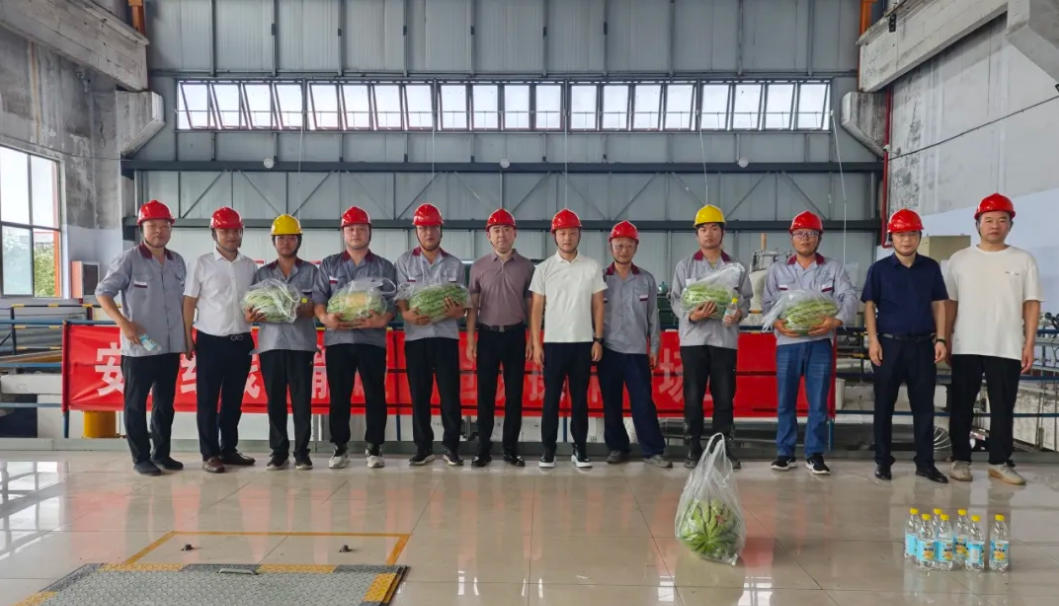 ������ʱ������ί����ǡ���˾�������һ�е�ɽ����ï��չ�����ո�����������ο���˶�